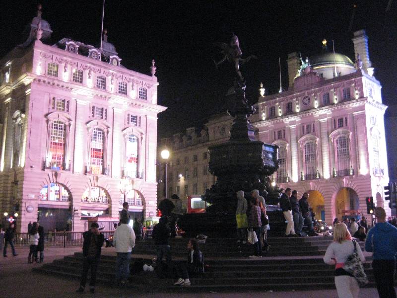 01 Piccadilly Circus